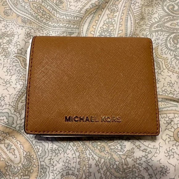 NWT Michael Kors Wallet - Picture 1 of 6